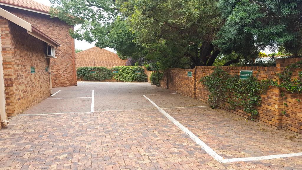 Aark Guest Lodge Vanderbijlpark Exterior foto