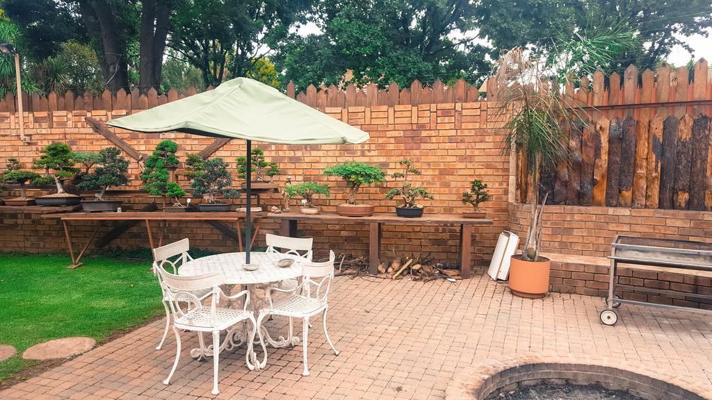 Aark Guest Lodge Vanderbijlpark Exterior foto