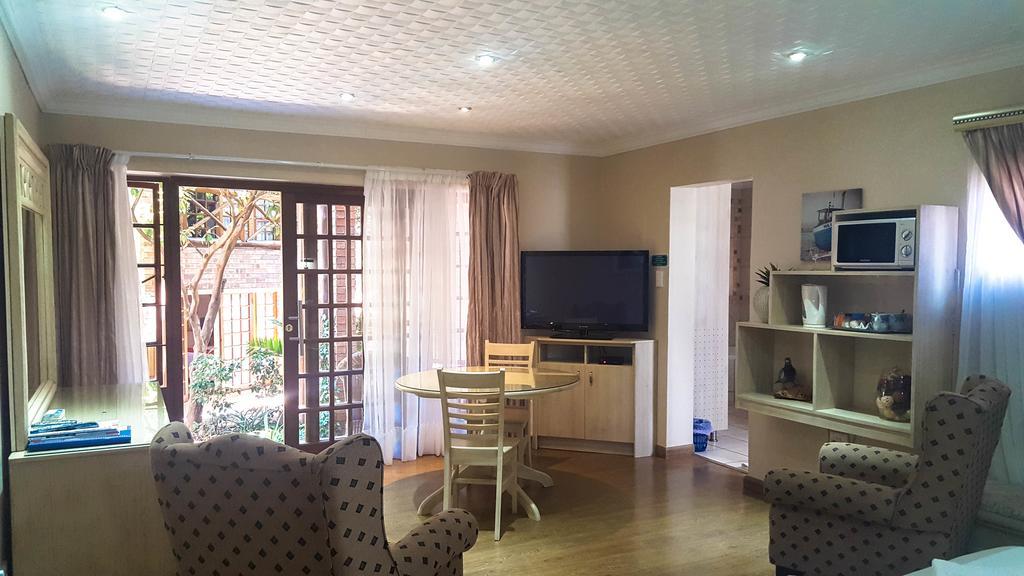 Aark Guest Lodge Vanderbijlpark Exterior foto
